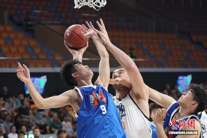 上海ARK队问鼎2025“街球霸王”联赛苏州站冠军