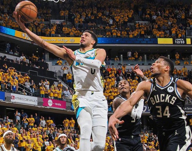 字母哥伤病隐患暴露 雄鹿季后赛前景堪忧