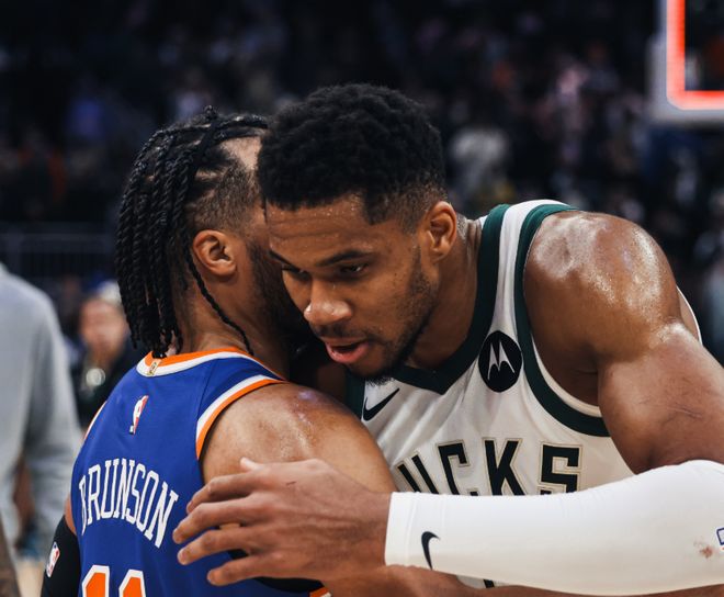 字母哥伤病隐患暴露 雄鹿季后赛前景堪忧