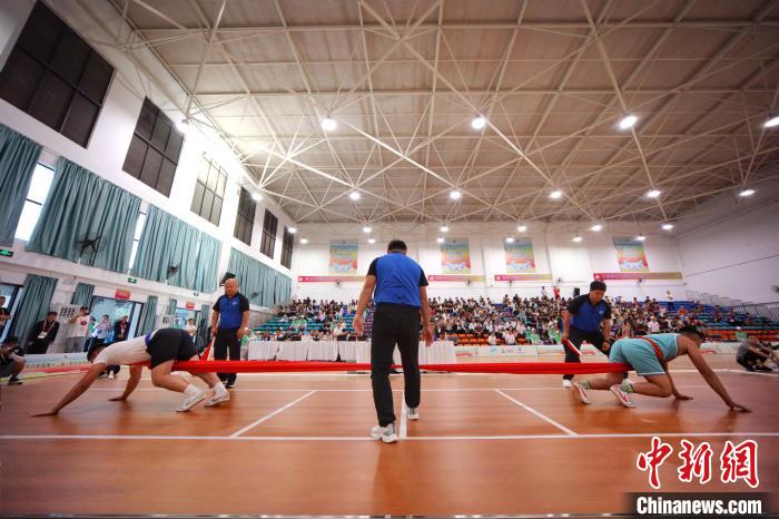 绸带拔河牵出两岸深情押加在海南赛场上的友谊