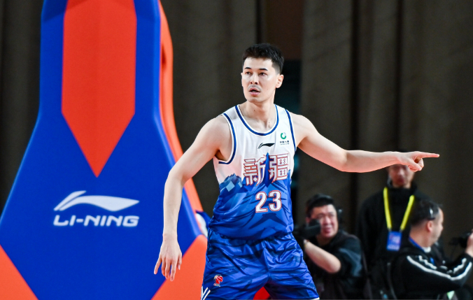 贺希宁爆发率深圳双杀新疆豪取10连胜